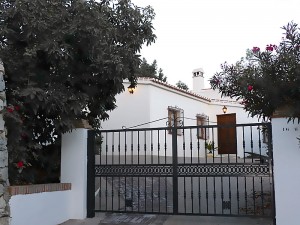 Casa rural en Cómpeta casa rural en Cómpeta- puerta de acceso a la casa
